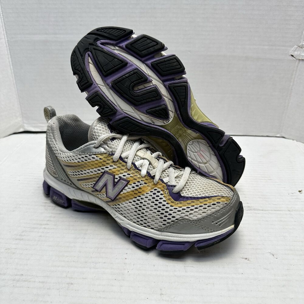 New Balance N Fuse 710 Womens Sz 7 B White Gray Purple Running Training Shoes